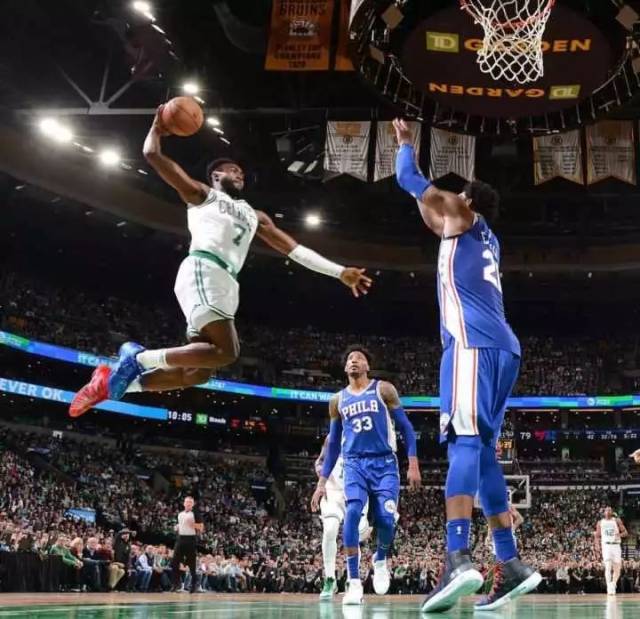 在此背景下 在此背景下